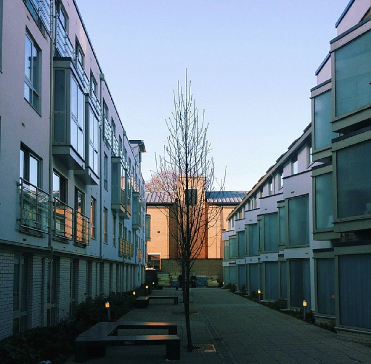 iQ Hoxton courtyard
